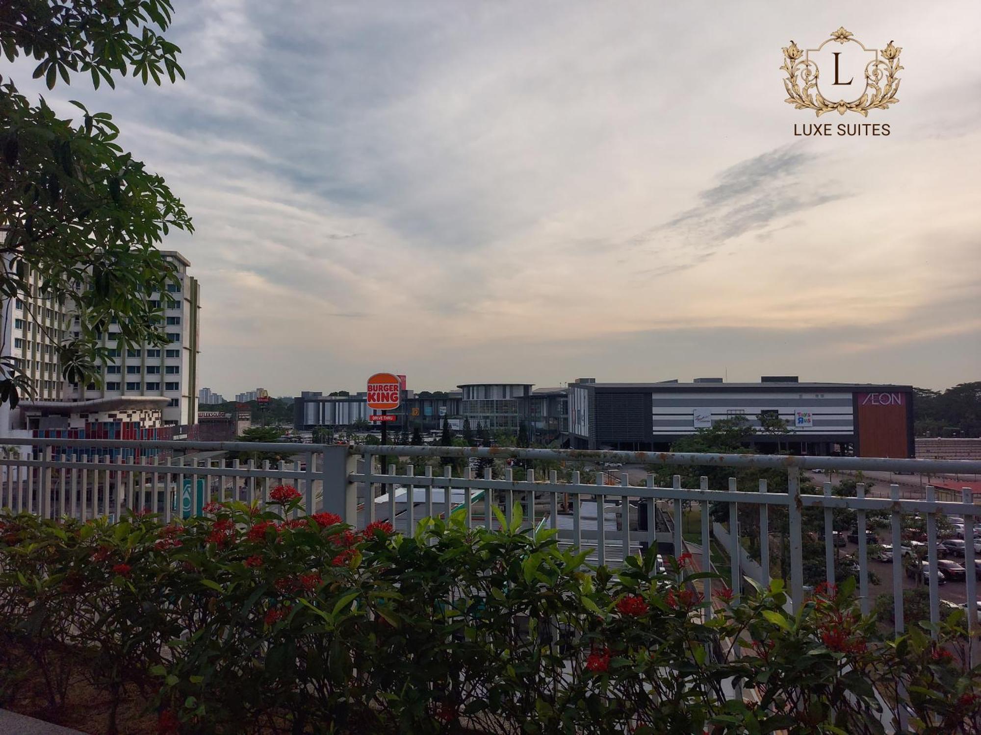 Luxe Suites at Skyloft Johor Bahru Extérieur photo